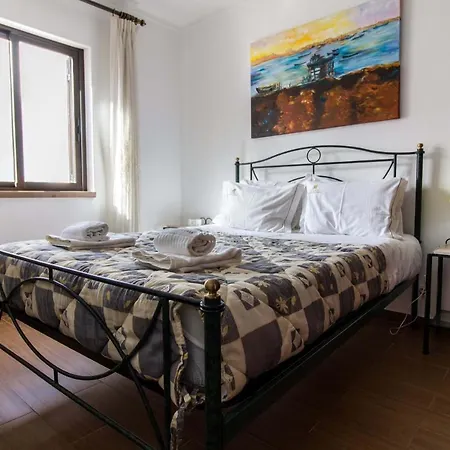 - La Barca Apartment *